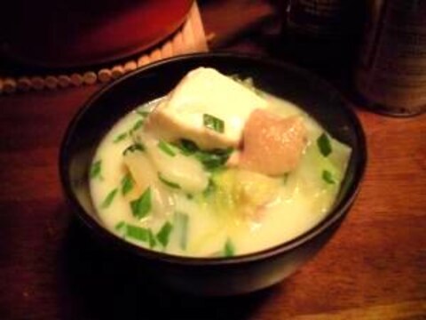 短時間で鶏肉柔らか～水炊きと温泉湯豆腐コラボ鍋♪